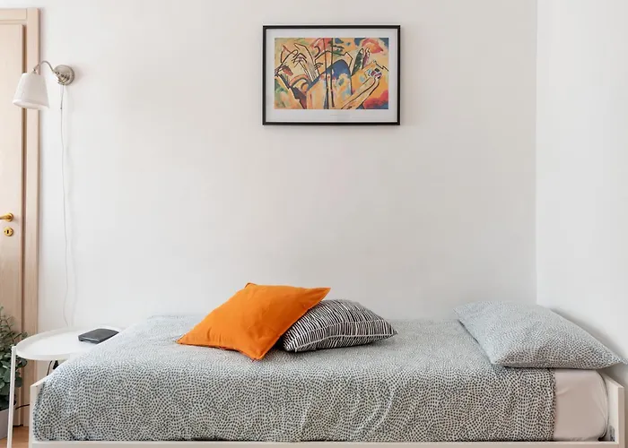 Little Basic Apartment *